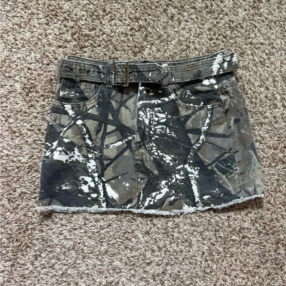 PrettyLittleThing Green & Brown Camo Mini Skirt with Belt